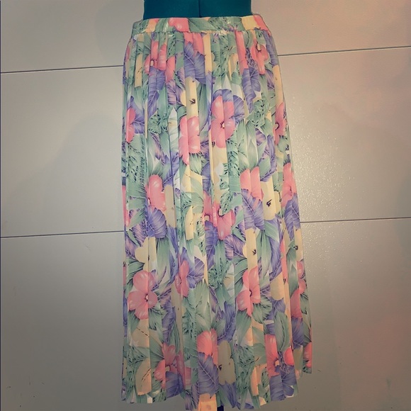 Vintage Dresses & Skirts - Beautiful Alfred Dunner pleated sheer skirt 18